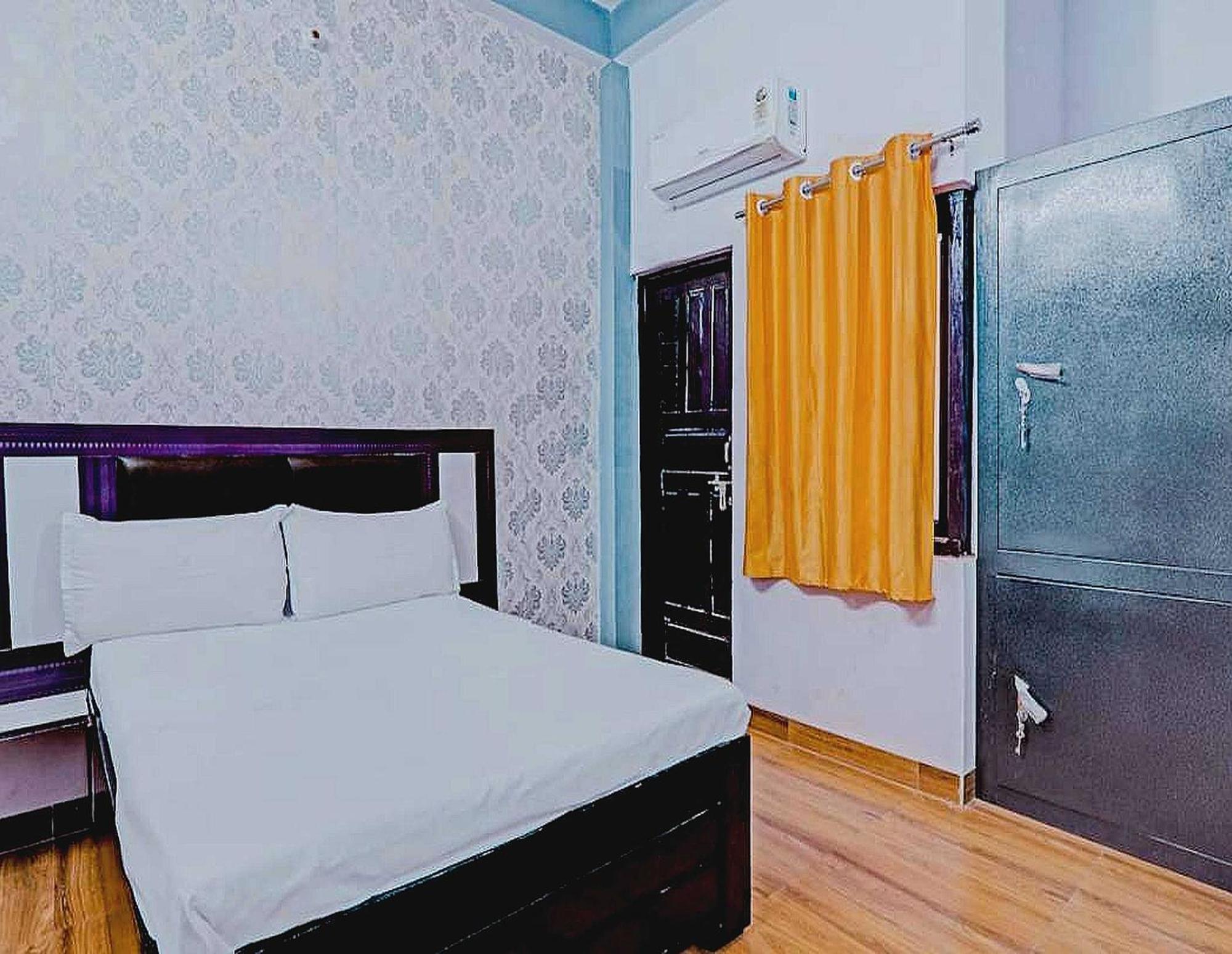 O Rr Palace